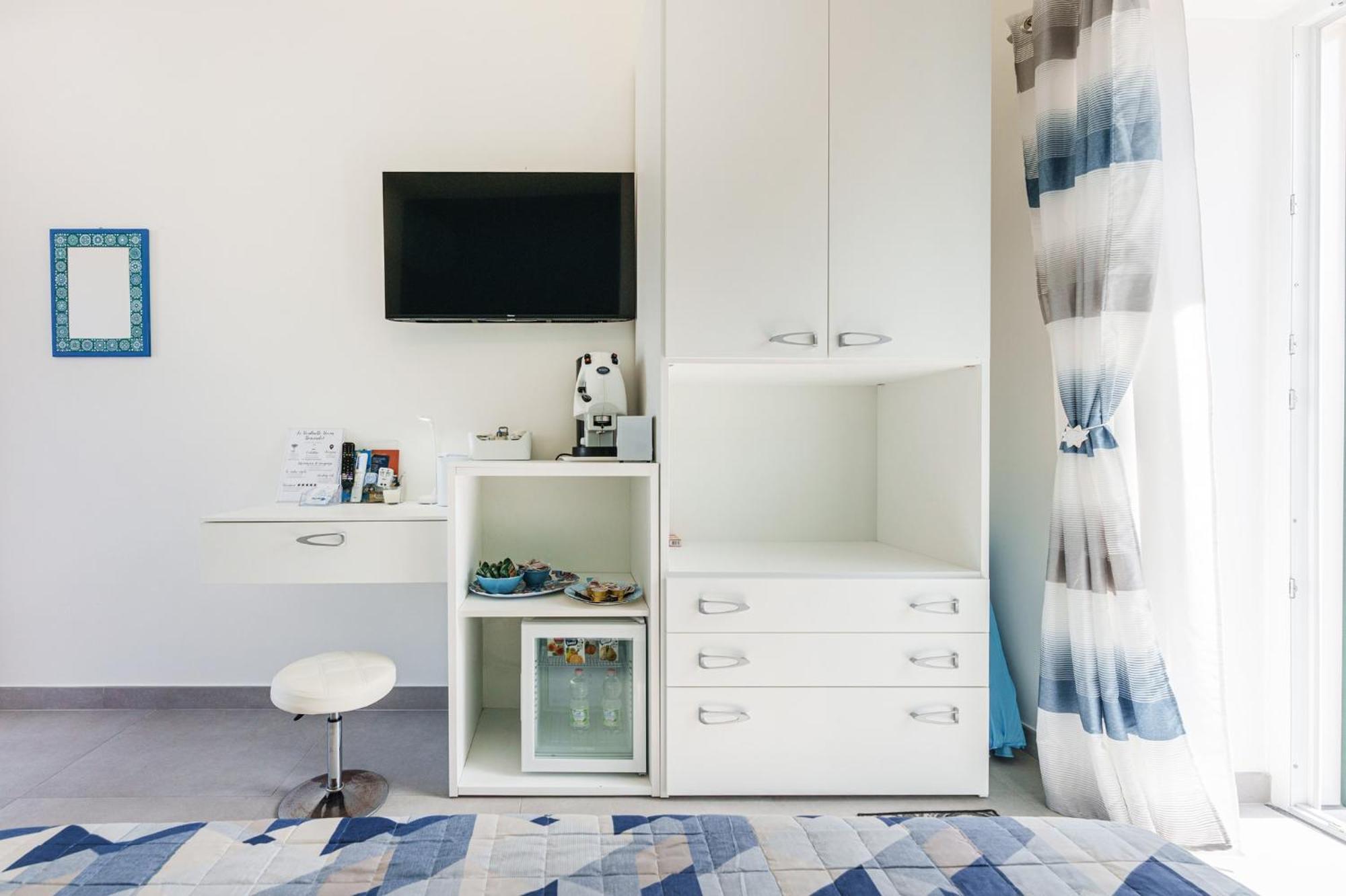 Le Rondinelle Rooms 普罗奇达 外观 照片